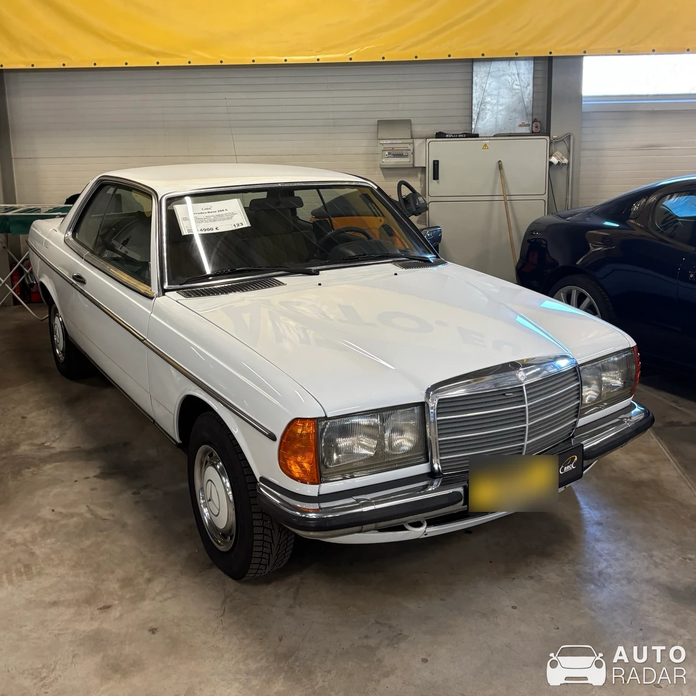 Mercedes-Benz 280 CE spotted in Rīga
