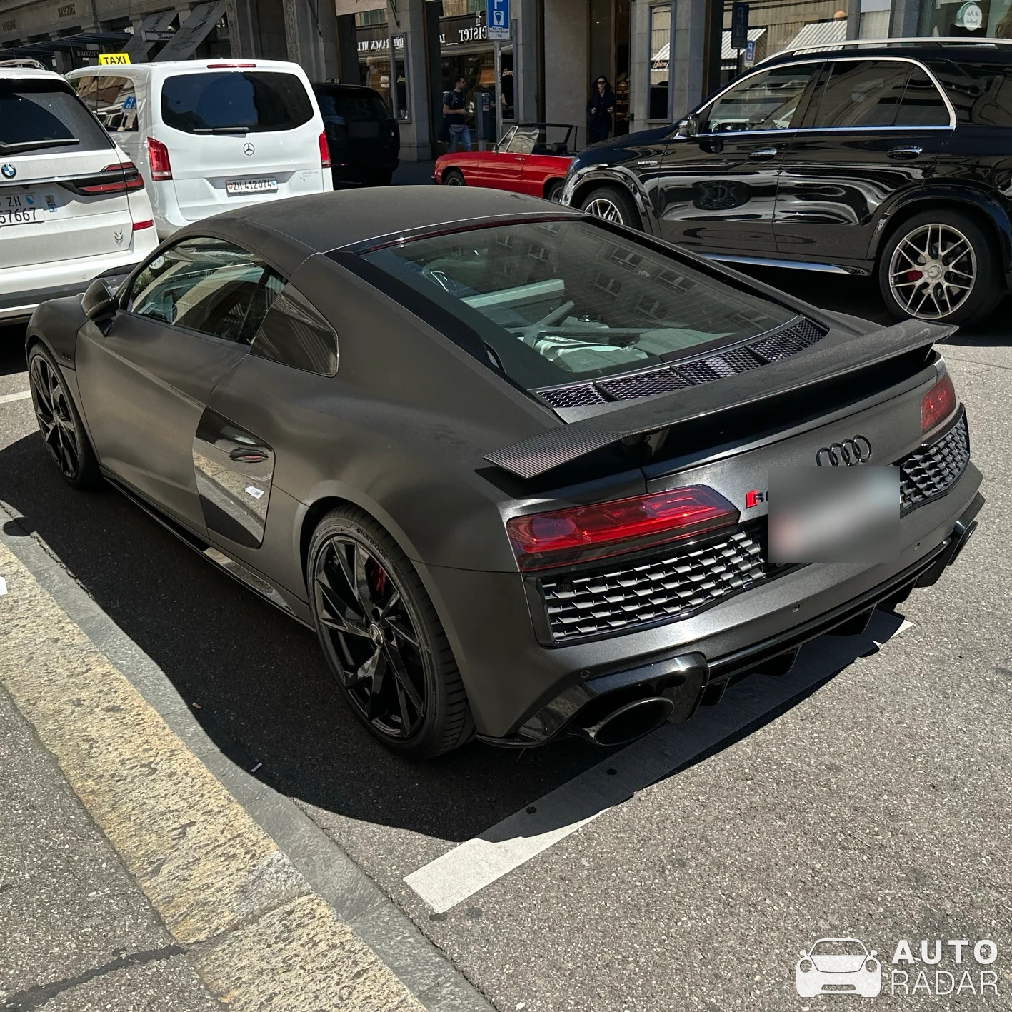 Audi R8 V10 Performance spotted in Zürich