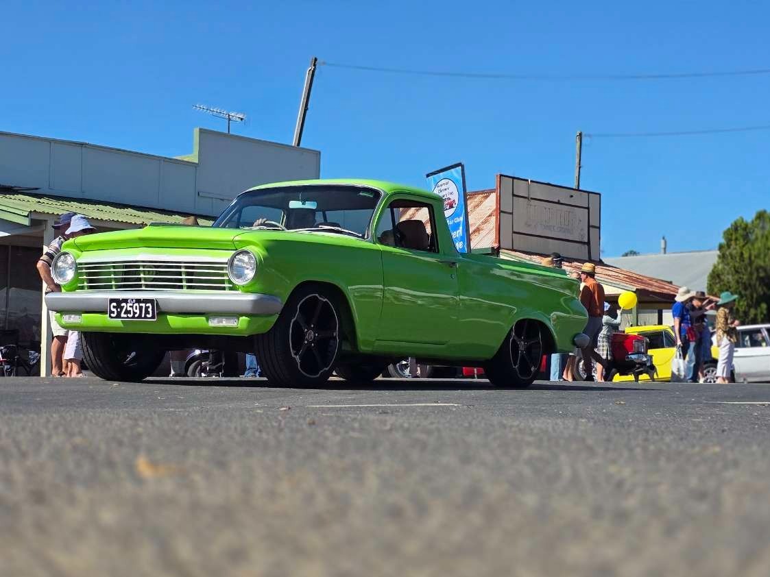 Holden VZ Ute SS