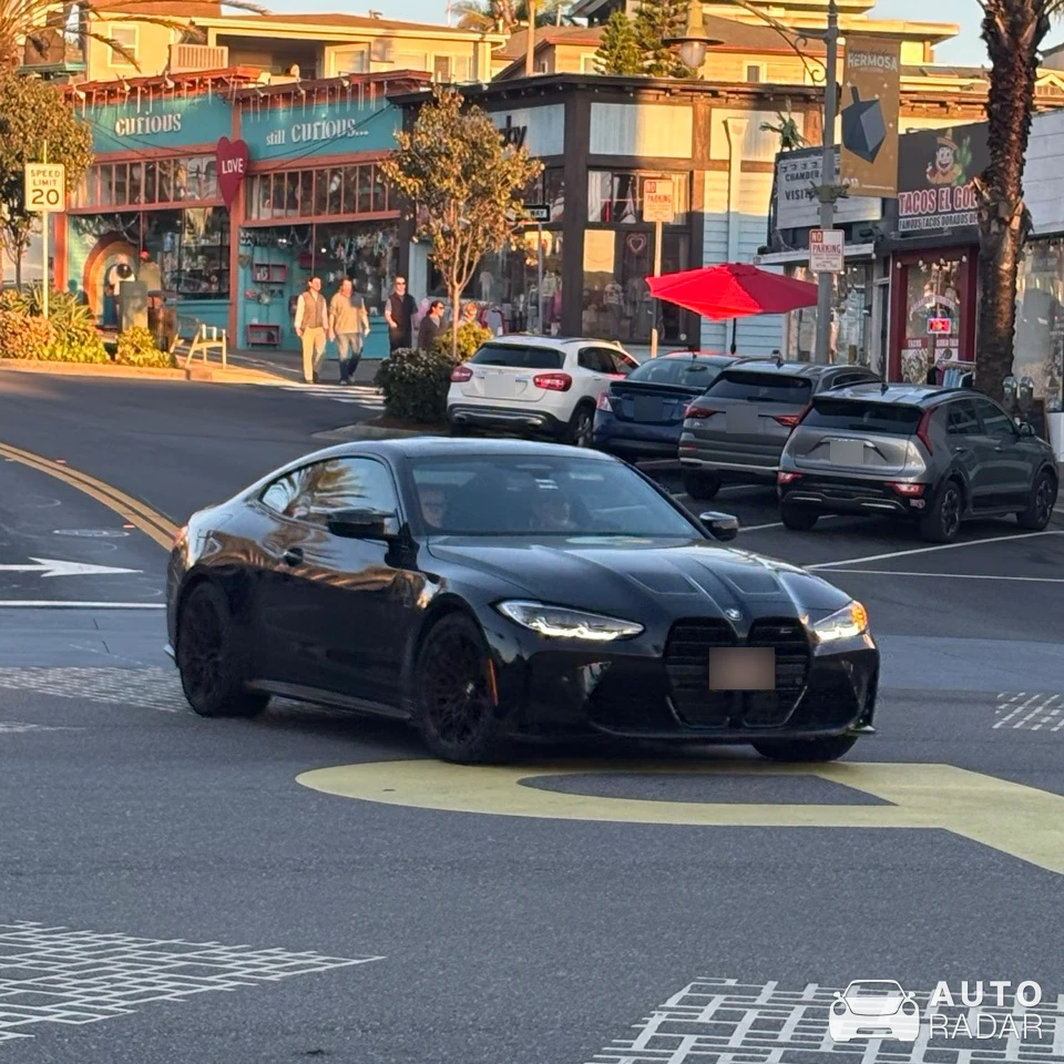 BMW M4 G82 Coupé spotted in Hermosa Beach, United States