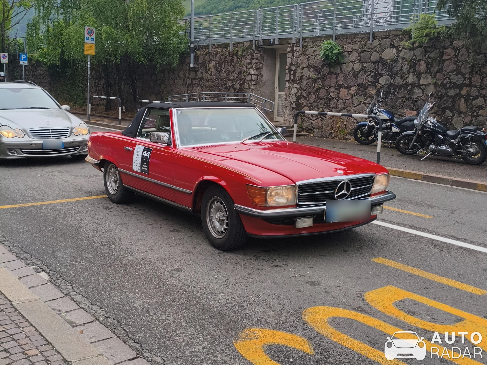 Mercedes-Benz SL 380 R107 spotted in Bolzano