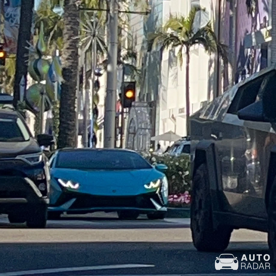 Lamborghini Huracán LP640-2 Tecnica spotted in Beverly Hills, United States