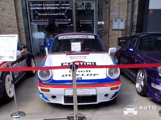 Porsche 911 Carrera RS 3.0 spotted in Berlin