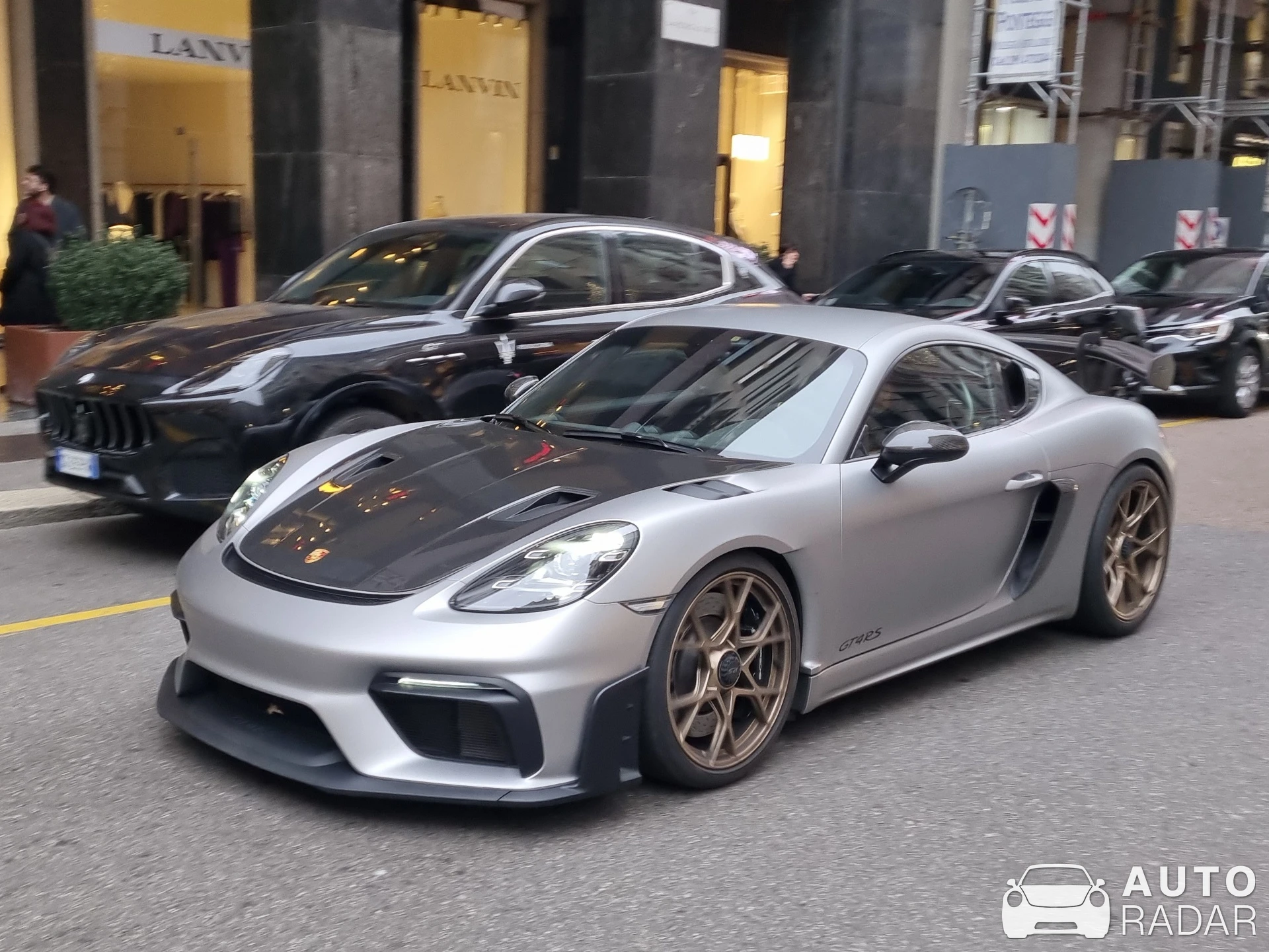 Porsche 718 Cayman GT4 RS spotted in Milano, Italia