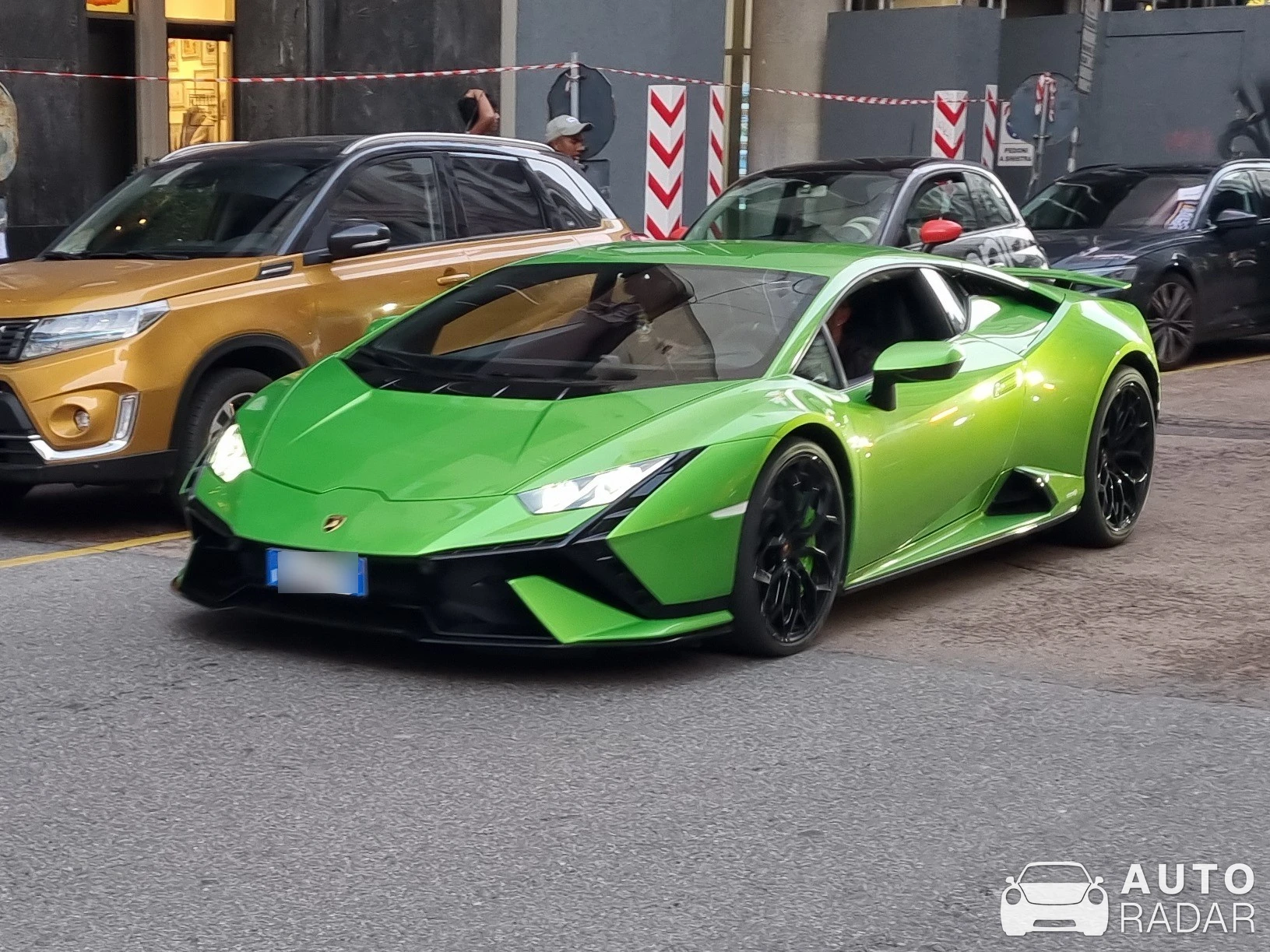 Lamborghini Huracán LP640-2 Tecnica spotted in Milano, Italia