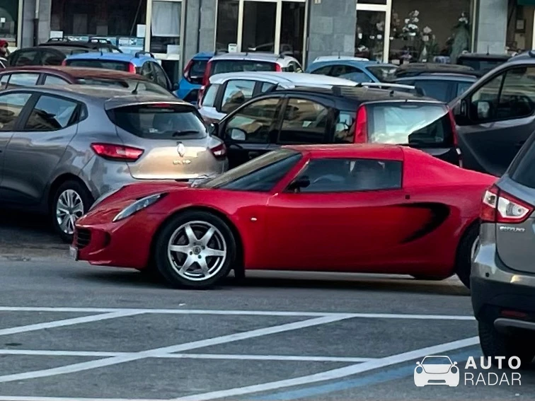 Lotus Elise S2 spotted in Cuneo, Italia