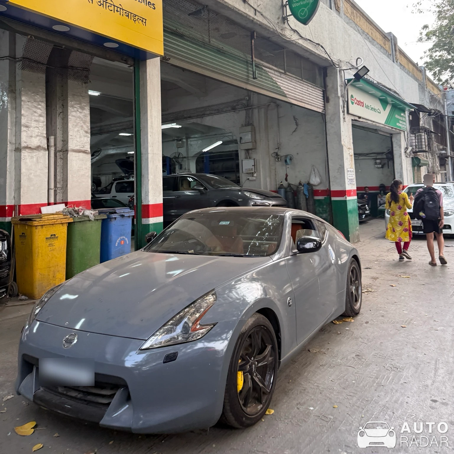 Nissan 370Z spotted in Mumbai, India