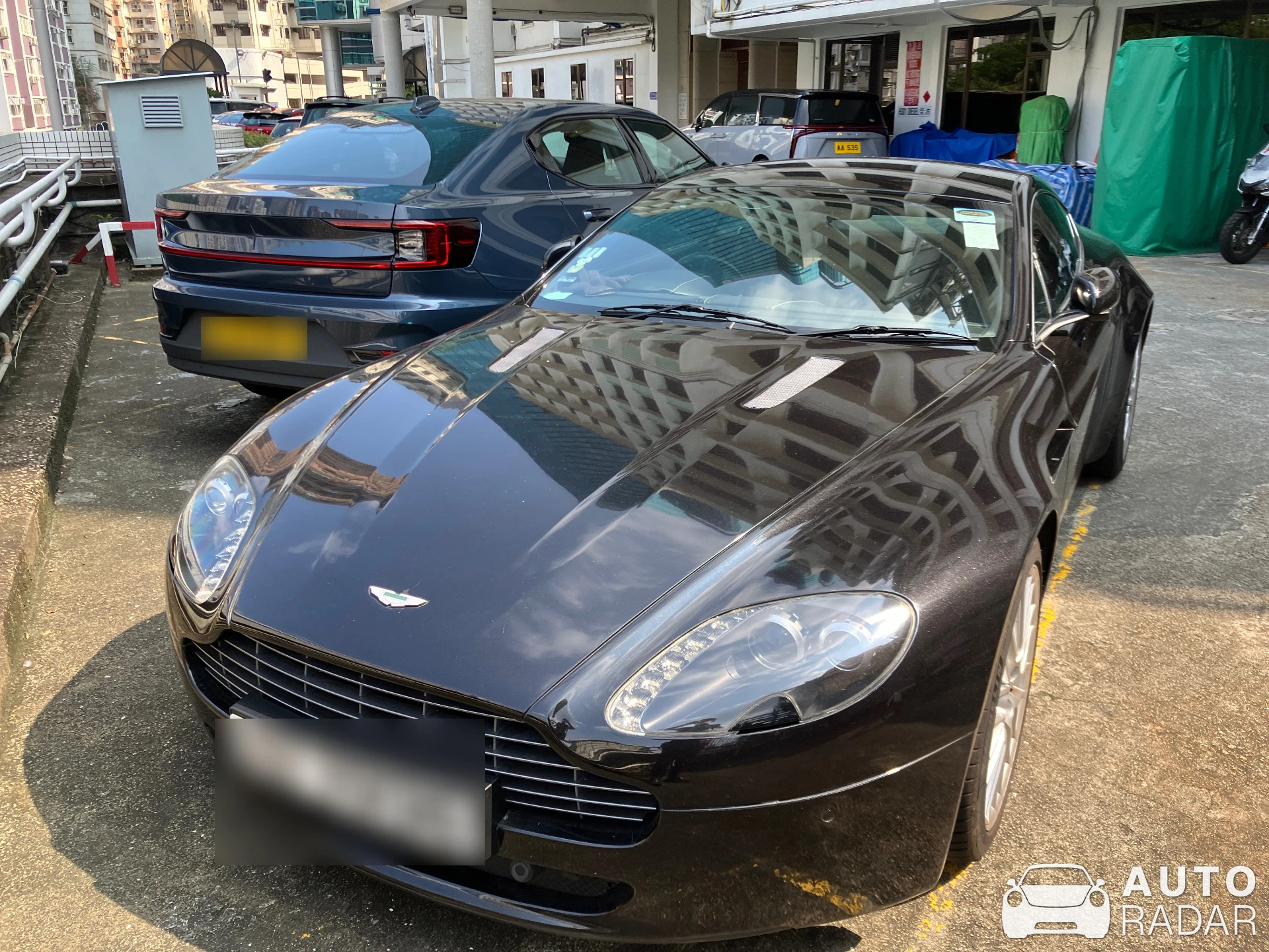 Aston Martin V8 Vantage Roadster spotted in 香港島, 香港