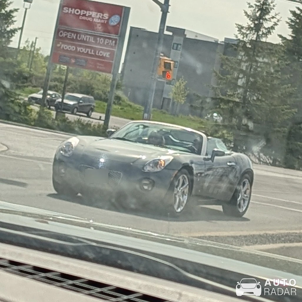 Pontiac Solstice spotted in Carleton Place