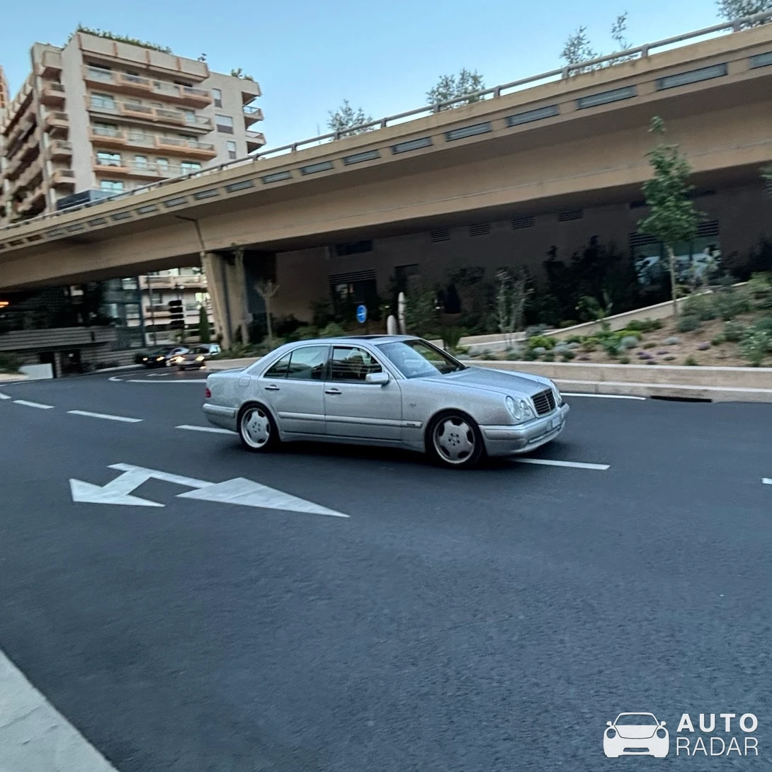 Mercedes-AMG E 55 W210 spotted in Monaco