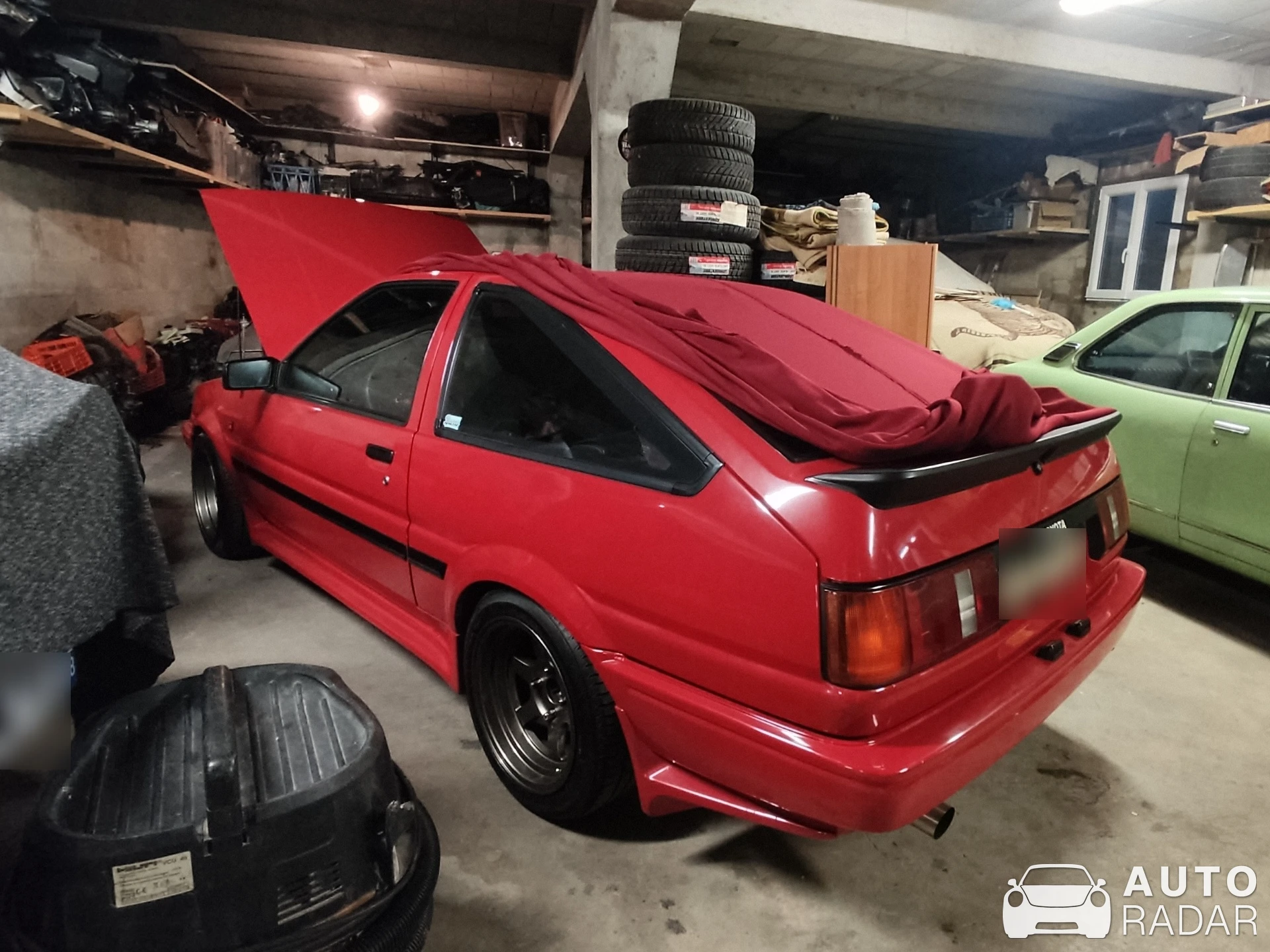 Toyota Corolla Levin GT-Apex AE86 spotted in Vaux-sur-Seine