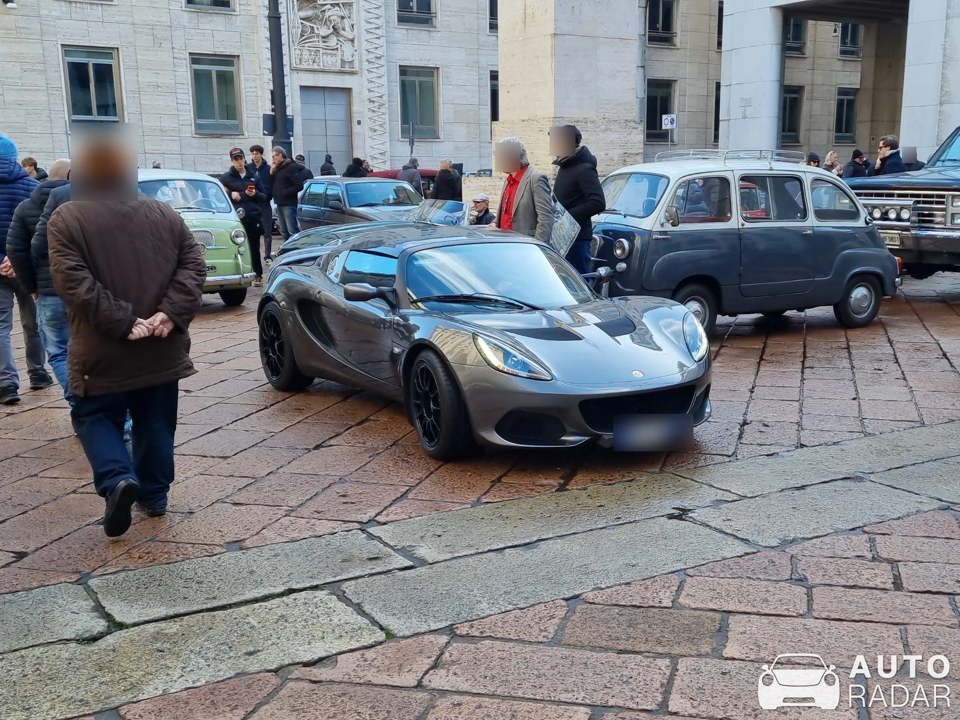 Lotus Elise S3 220 Sport 2017 spotted in Milano