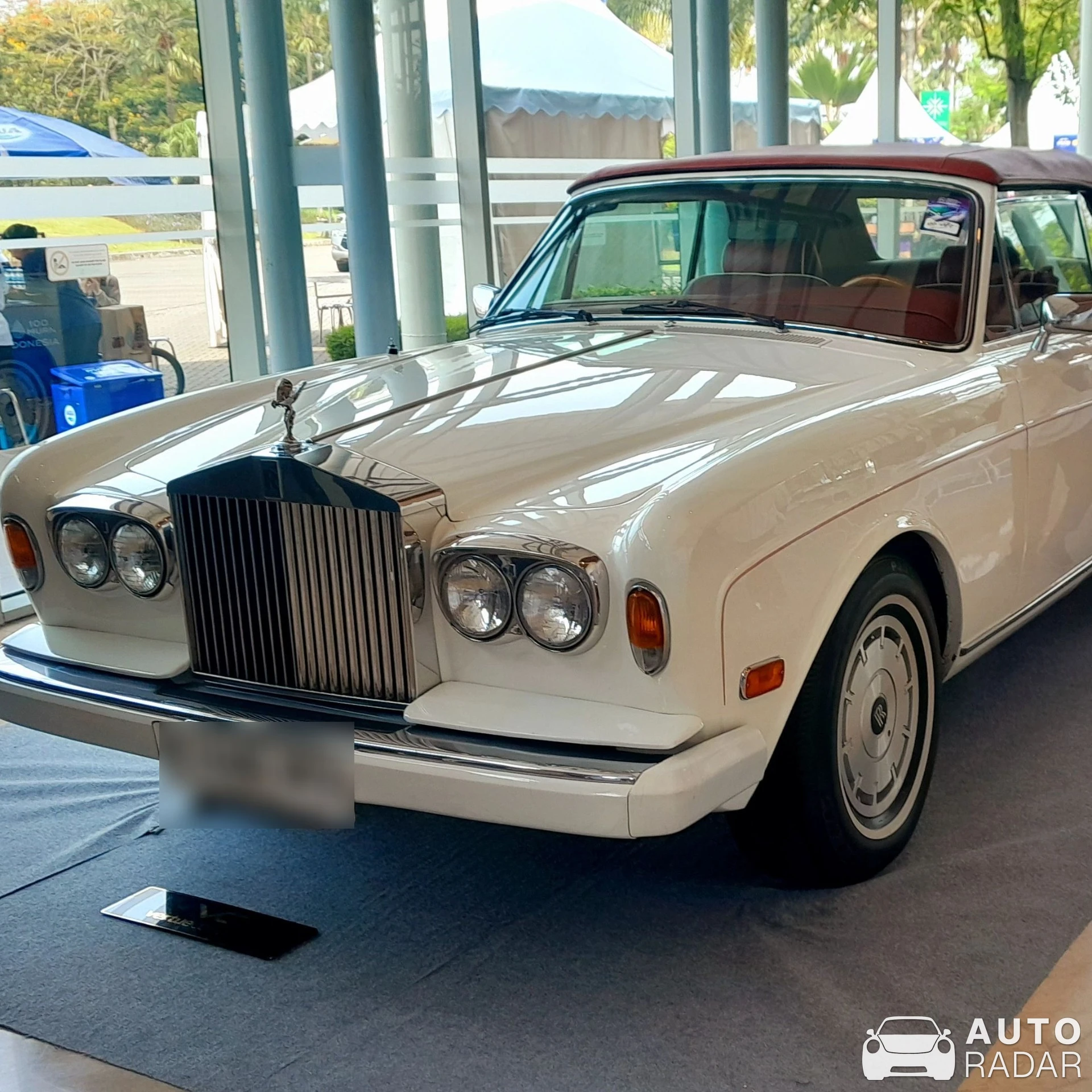 Rolls-Royce Corniche spotted in Kabupaten Tangerang, Indonesia