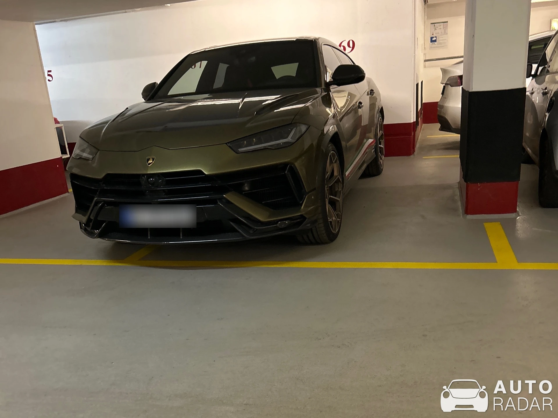 Lamborghini Urus Performante spotted in Hamburg, Deutschland