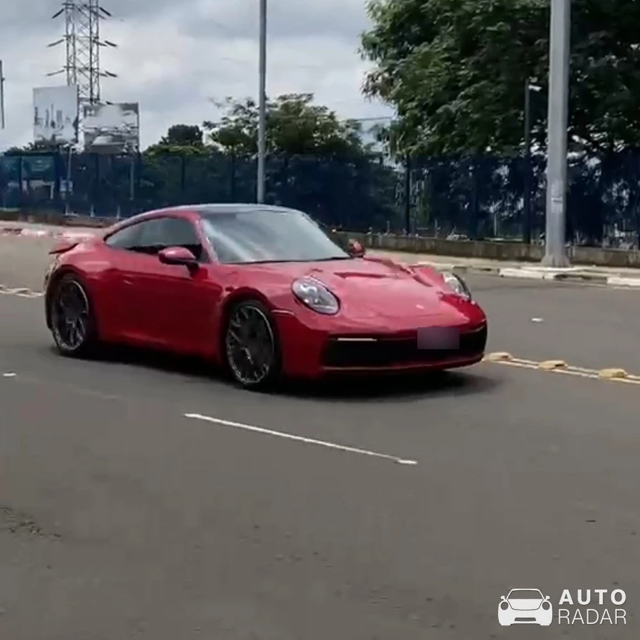 Porsche 992 Carrera S MkI spotted in Jardim Santa Rita de Cassia, Brazil