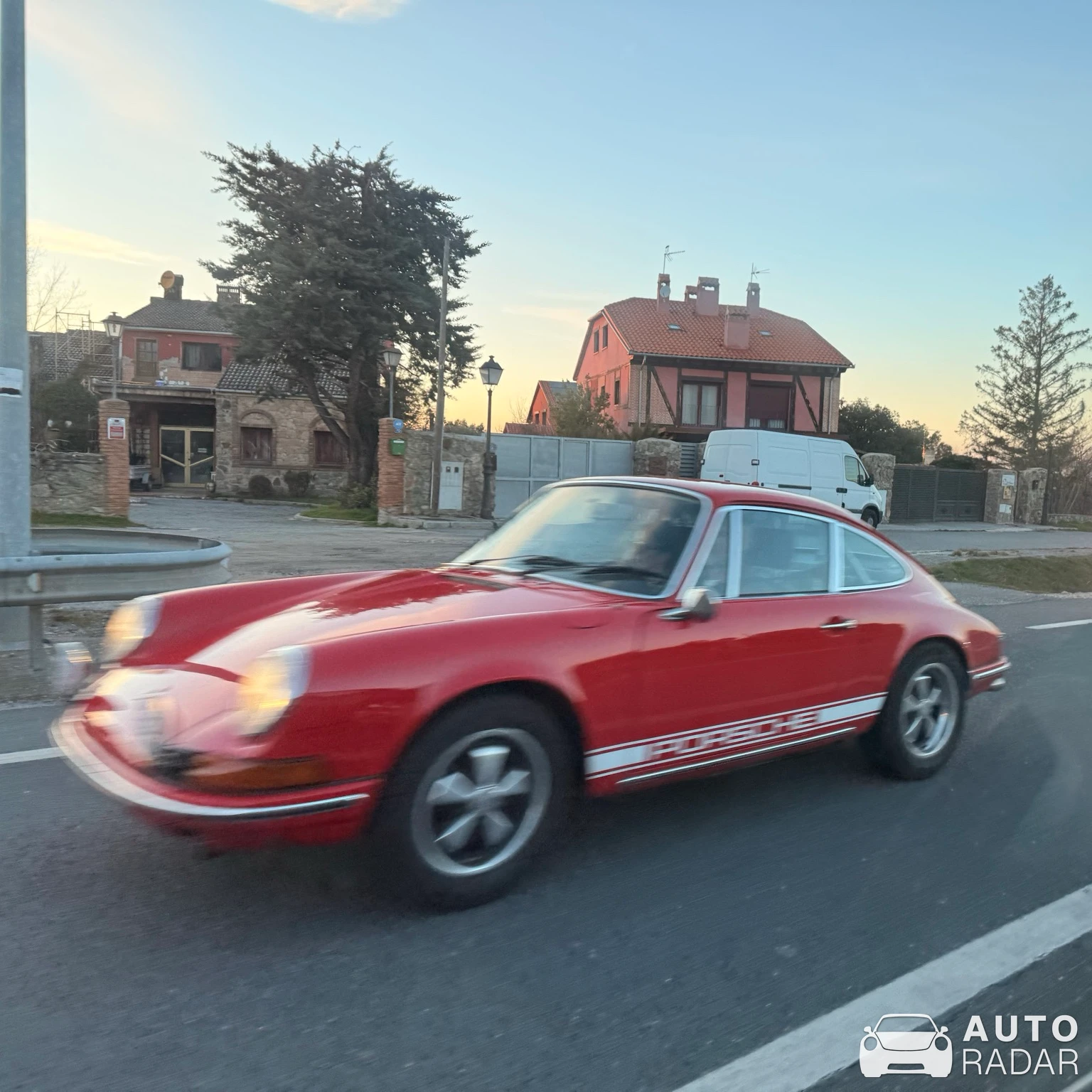 Porsche 911 Carrera 3.0 spotted in Segovia