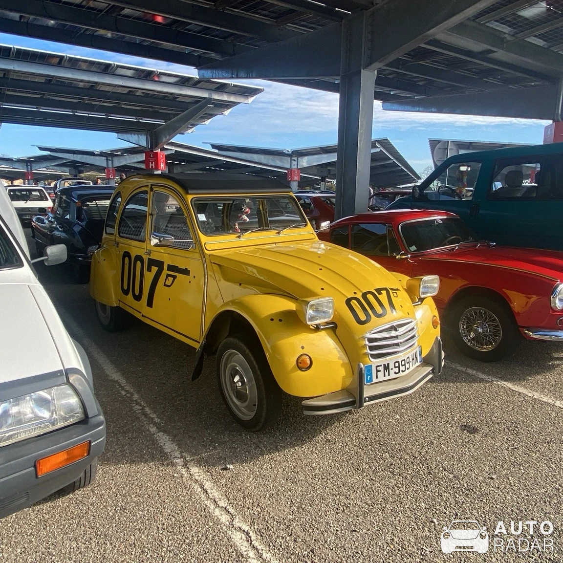 Citroën 2CV6 Special spotted in Lyon