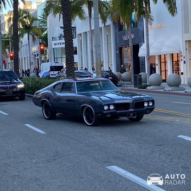 Oldsmobile Cutlass Supreme spotted in Beverly Hills, United States