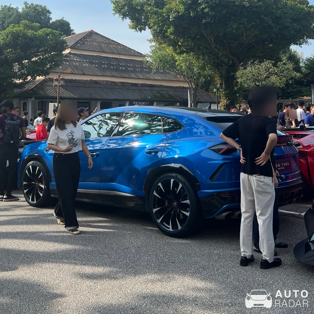 Lamborghini Urus spotted in Singapore, Singapore
