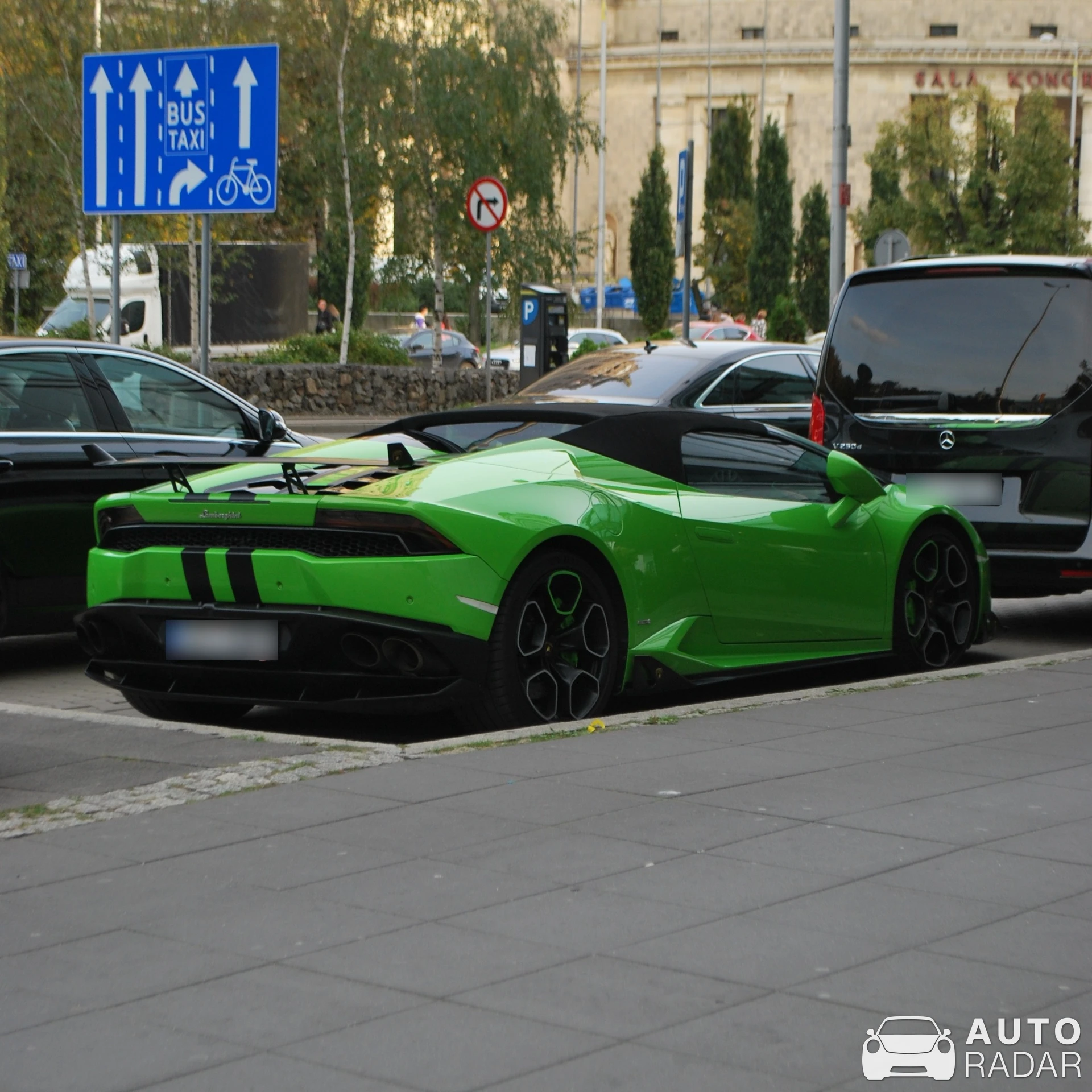 Lamborghini Huracán LP610-4 Spyder spotted in Warszawa, Poland