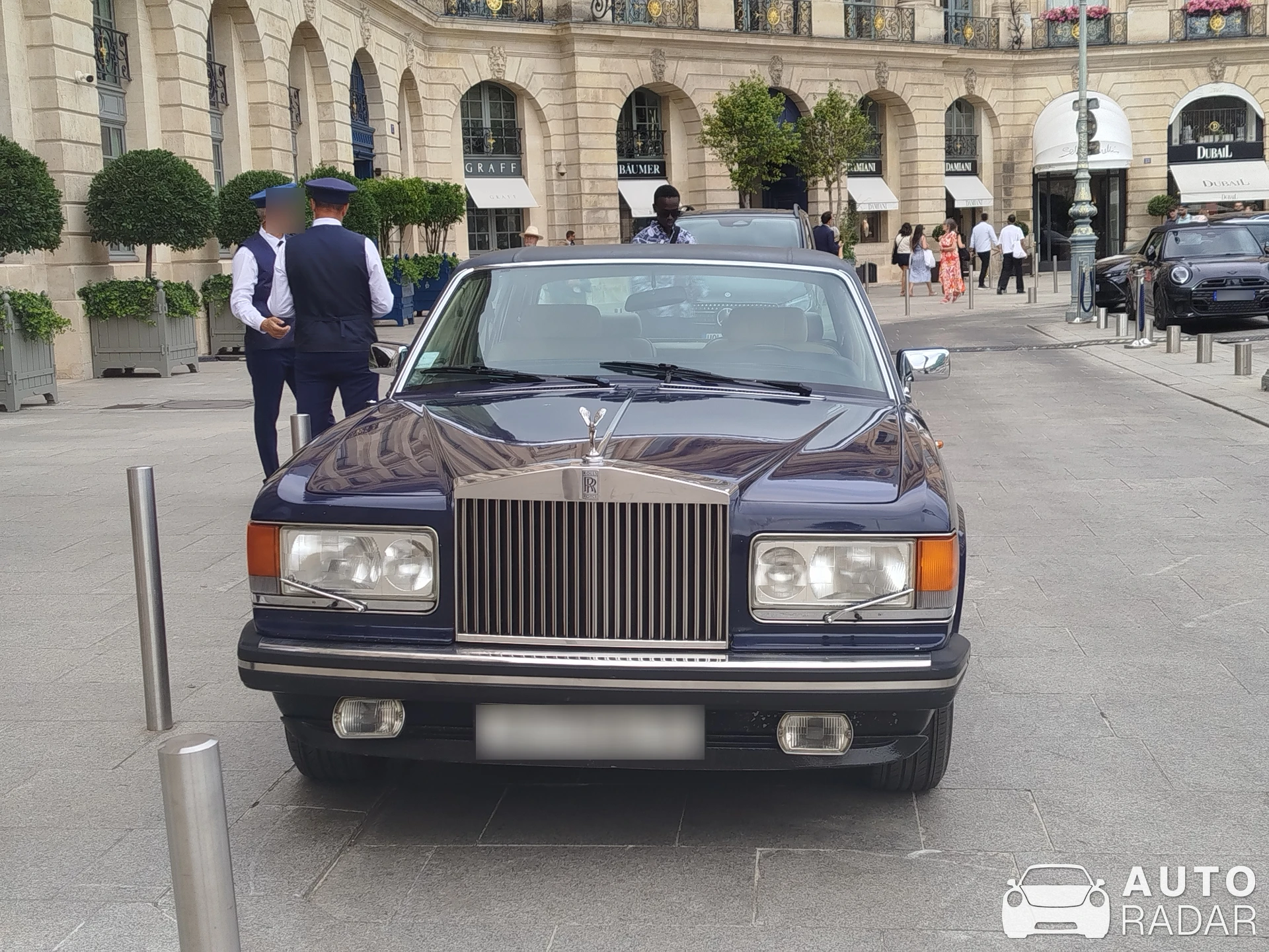 Rolls-Royce Phantom VII Silver spotted in Paris