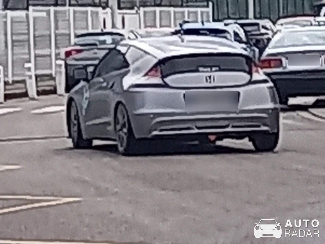 Honda CR-Z spotted in Annecy, France