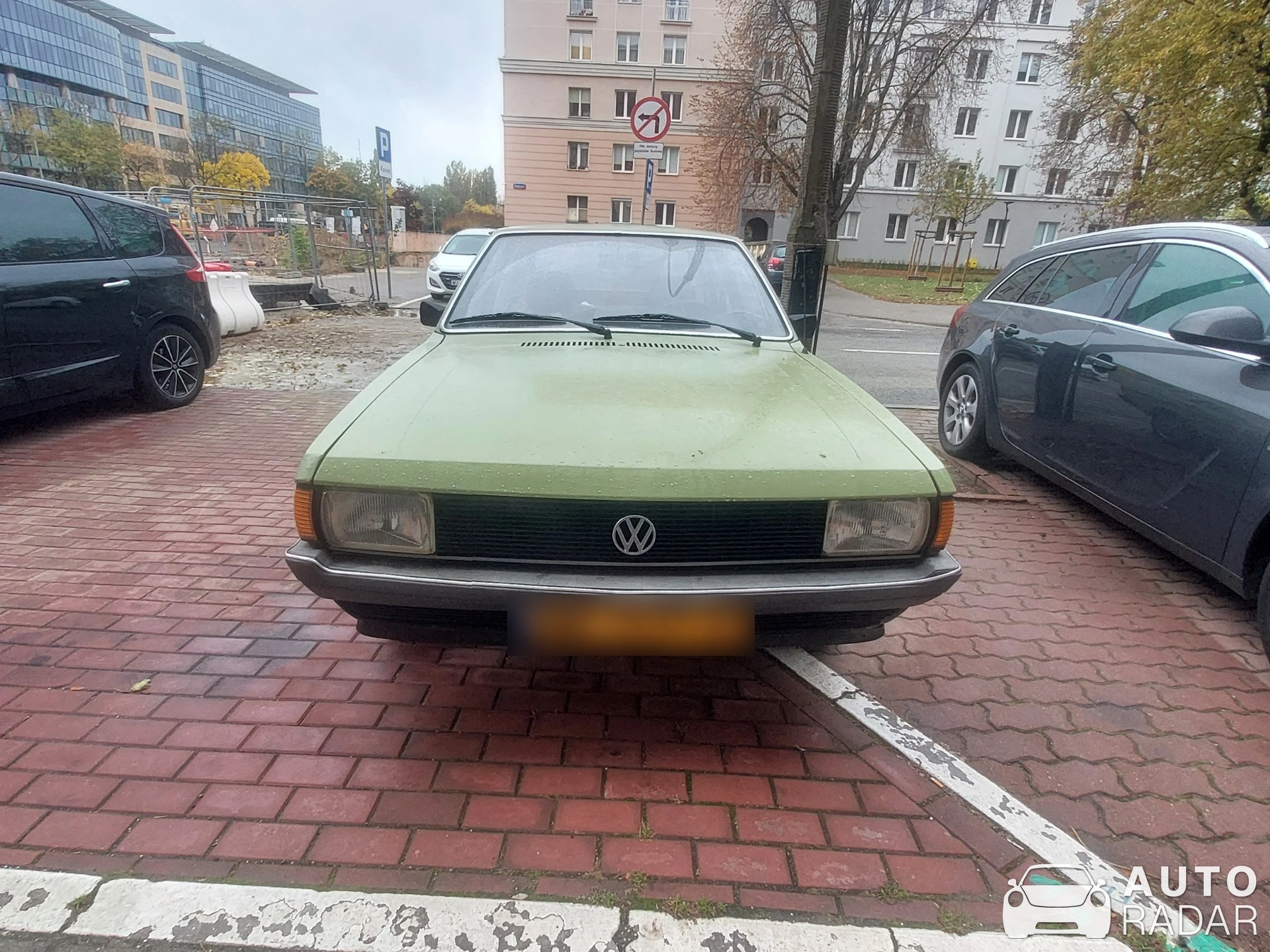 Volkswagen Passat B1 spotted in Warszawa