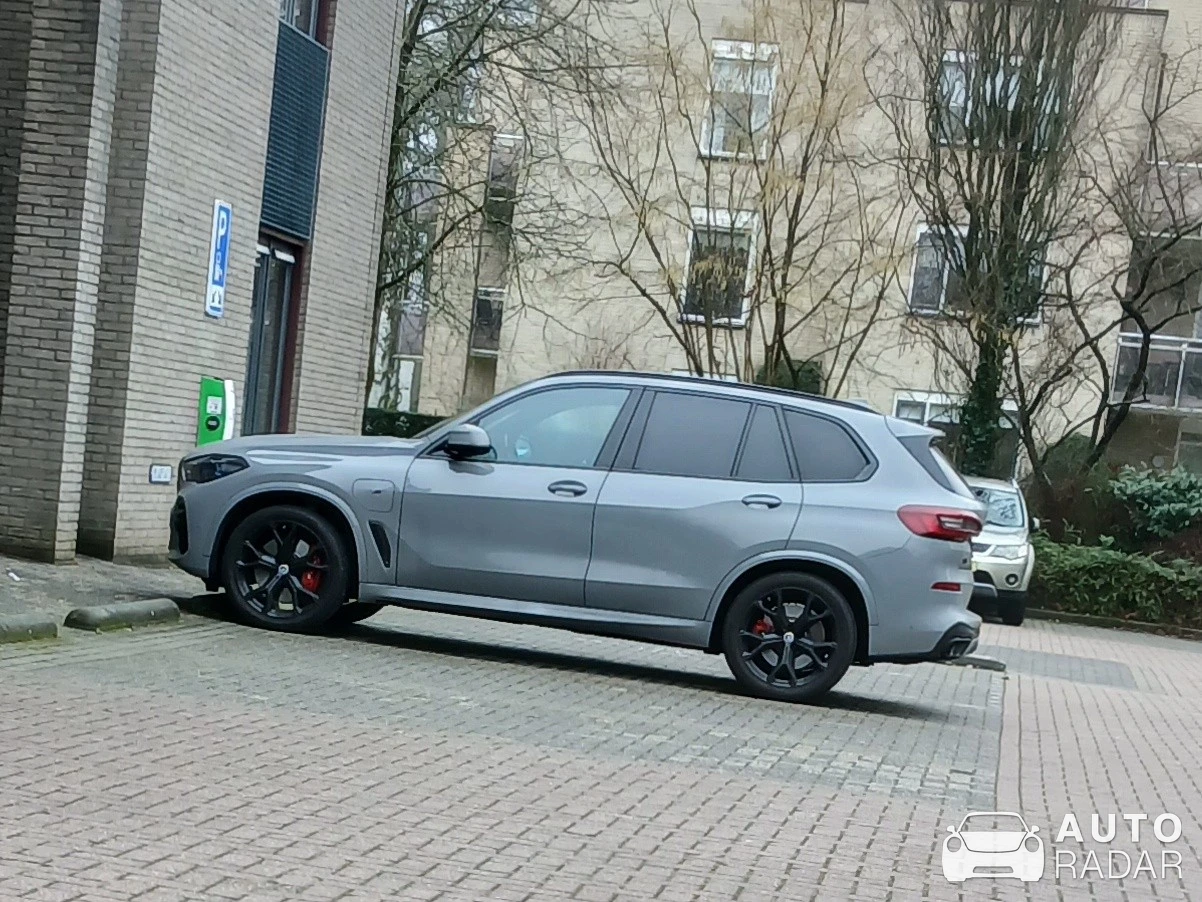 BMW X5 M50e G05 spotted in Ruurlo