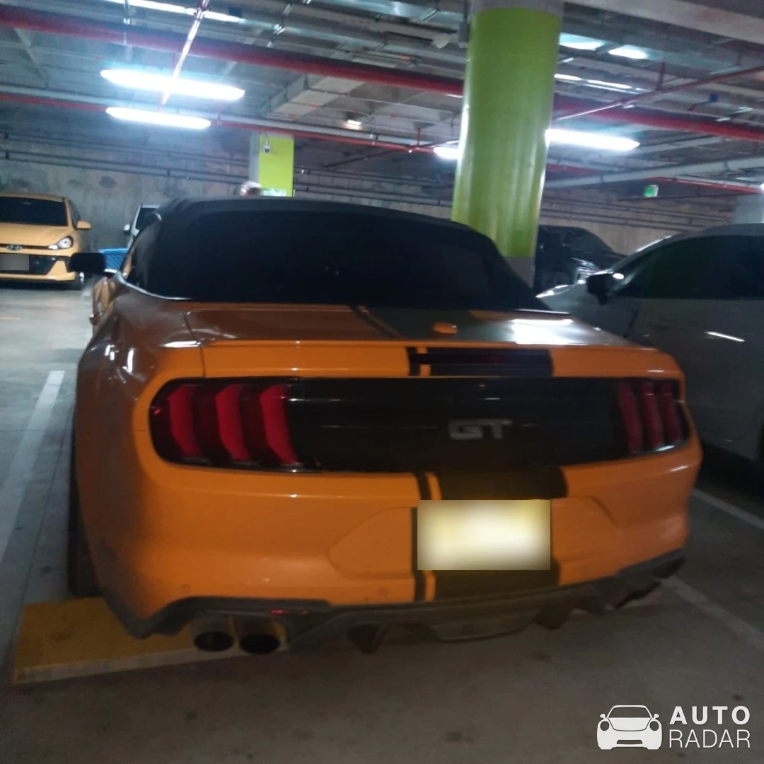 Ford Mustang GT Convertible spotted in Rionegro, Colombia