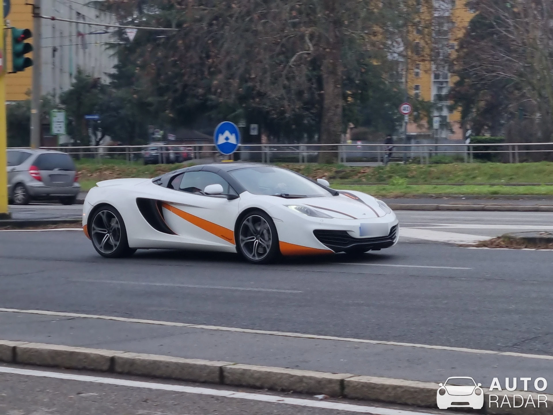 McLaren 12C spotted in Milano, Italia