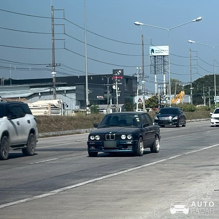 BMW 3 Series E30 spotted in ตำบล ไชยสถาน, ประเทศไทย