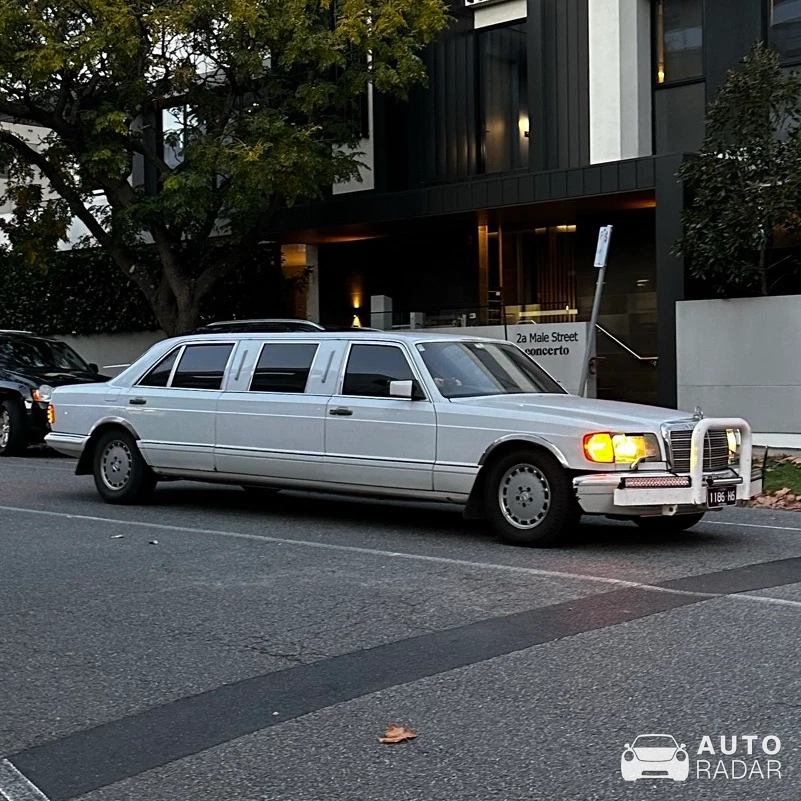 Mercedes-Benz 380 SEL Limousine spotted in Brighton