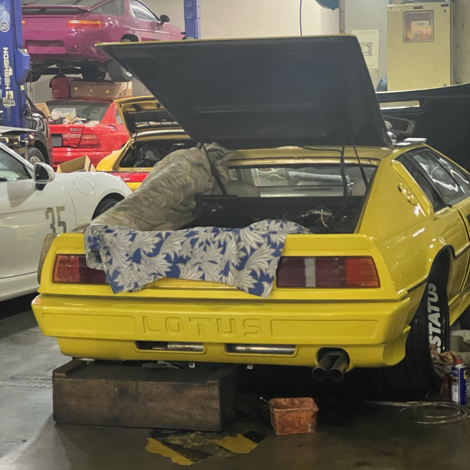 Lotus Esprit S4S