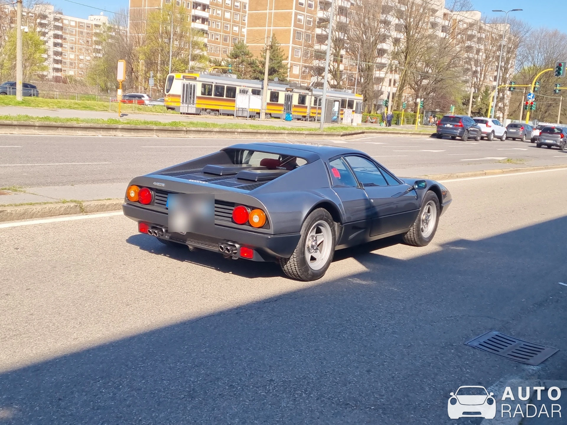 Ferrari 512 BBi spotted in Milano