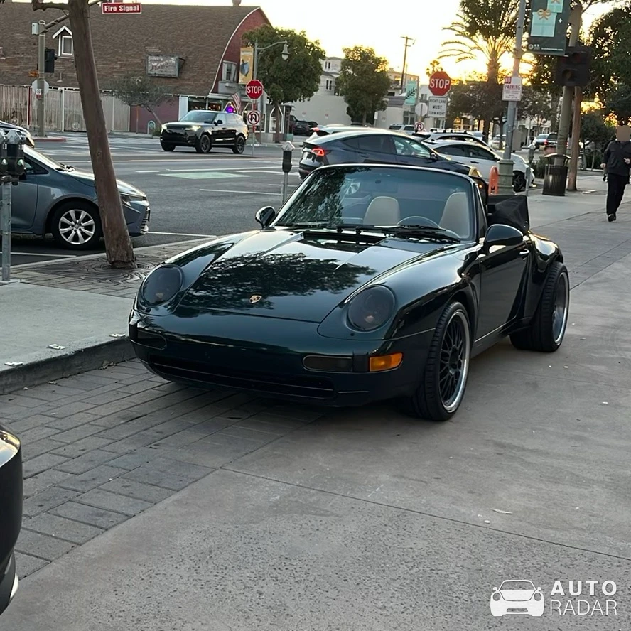 Porsche 993 Carrera spotted in Hermosa Beach, United States