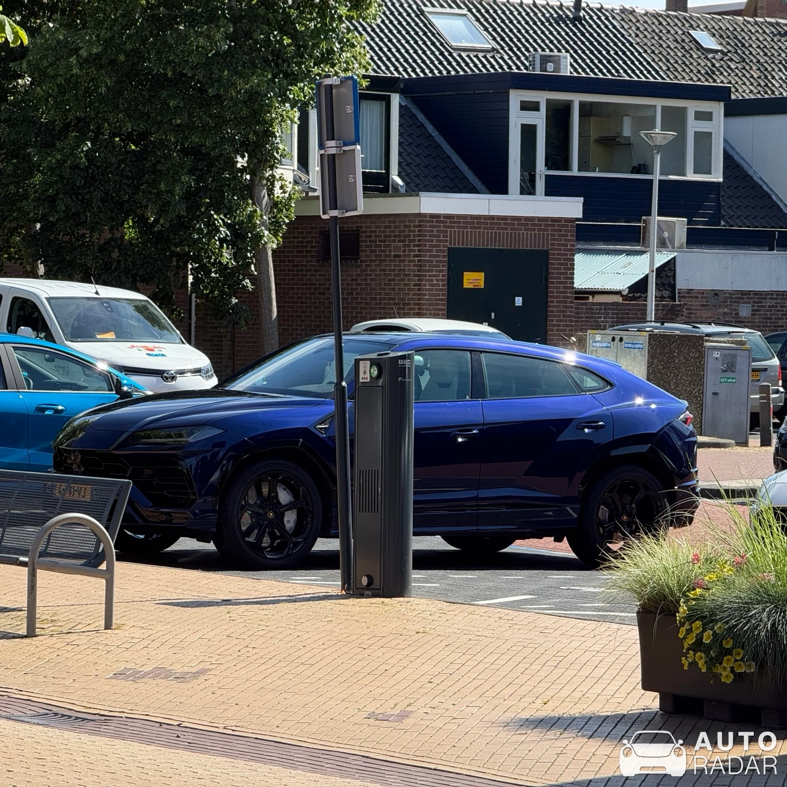 Lamborghini Urus spotted in Hellevoetsluis