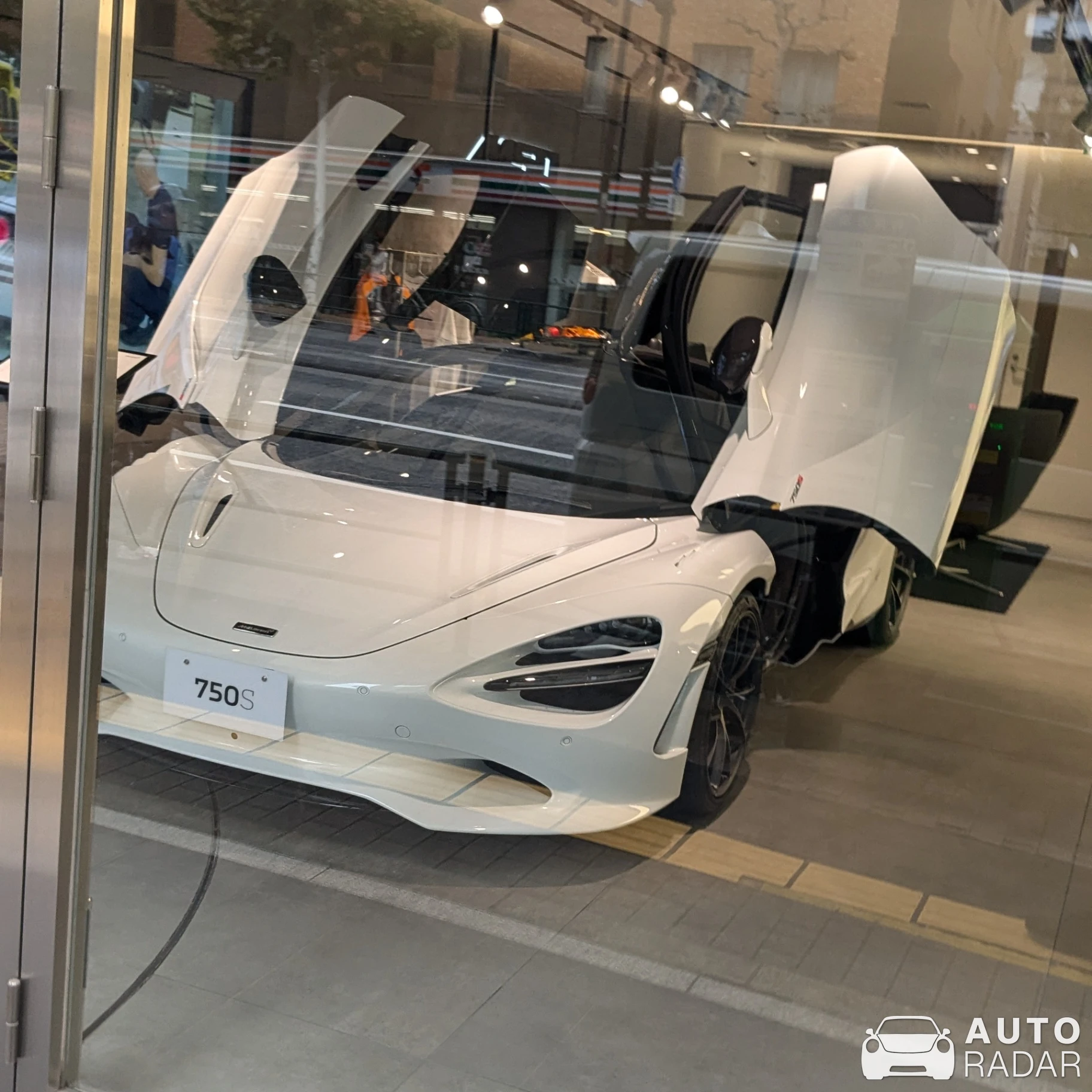 McLaren 750S spotted in Minato City, Japan