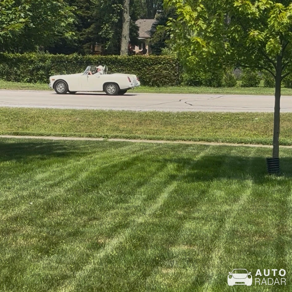 MG MGB spotted in Sarnia