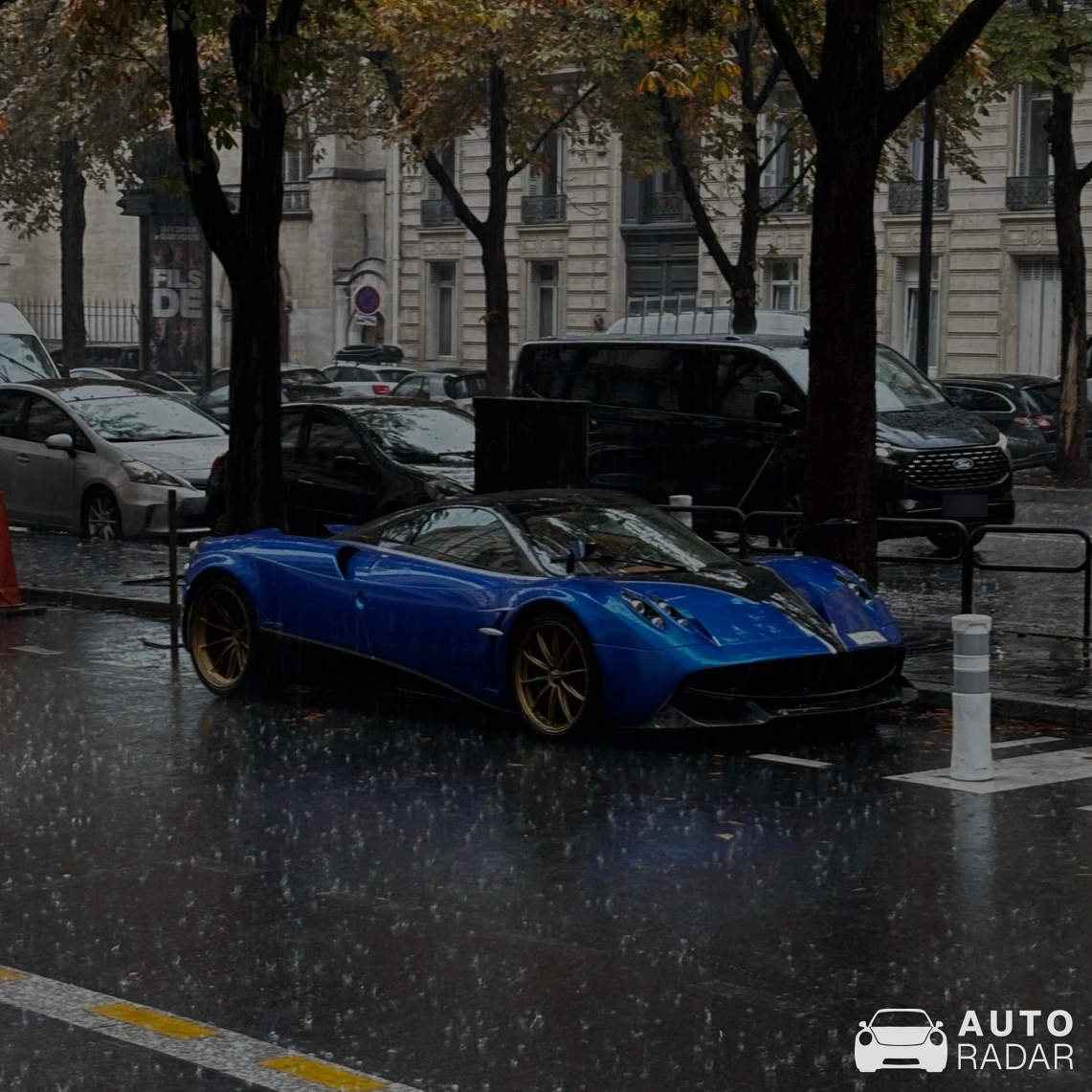 Pagani Huayra Pacchetto Tempesta spotted in Paris, Frankreich