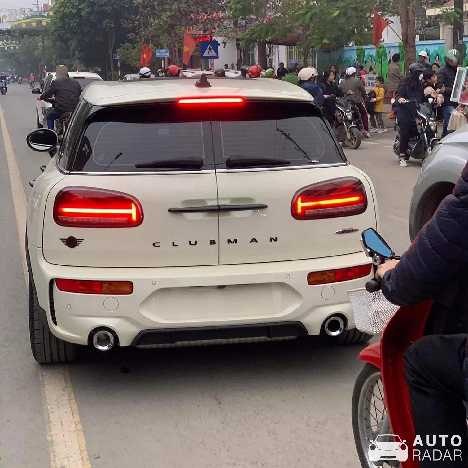 Mini F54 Clubman John Cooper Works 2019 spotted in Thành phố Việt Trì