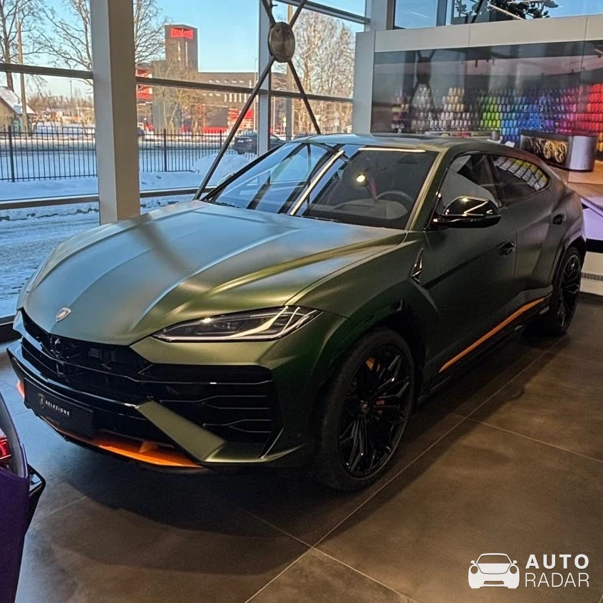 Lamborghini Urus SE spotted in Riga, Latvia