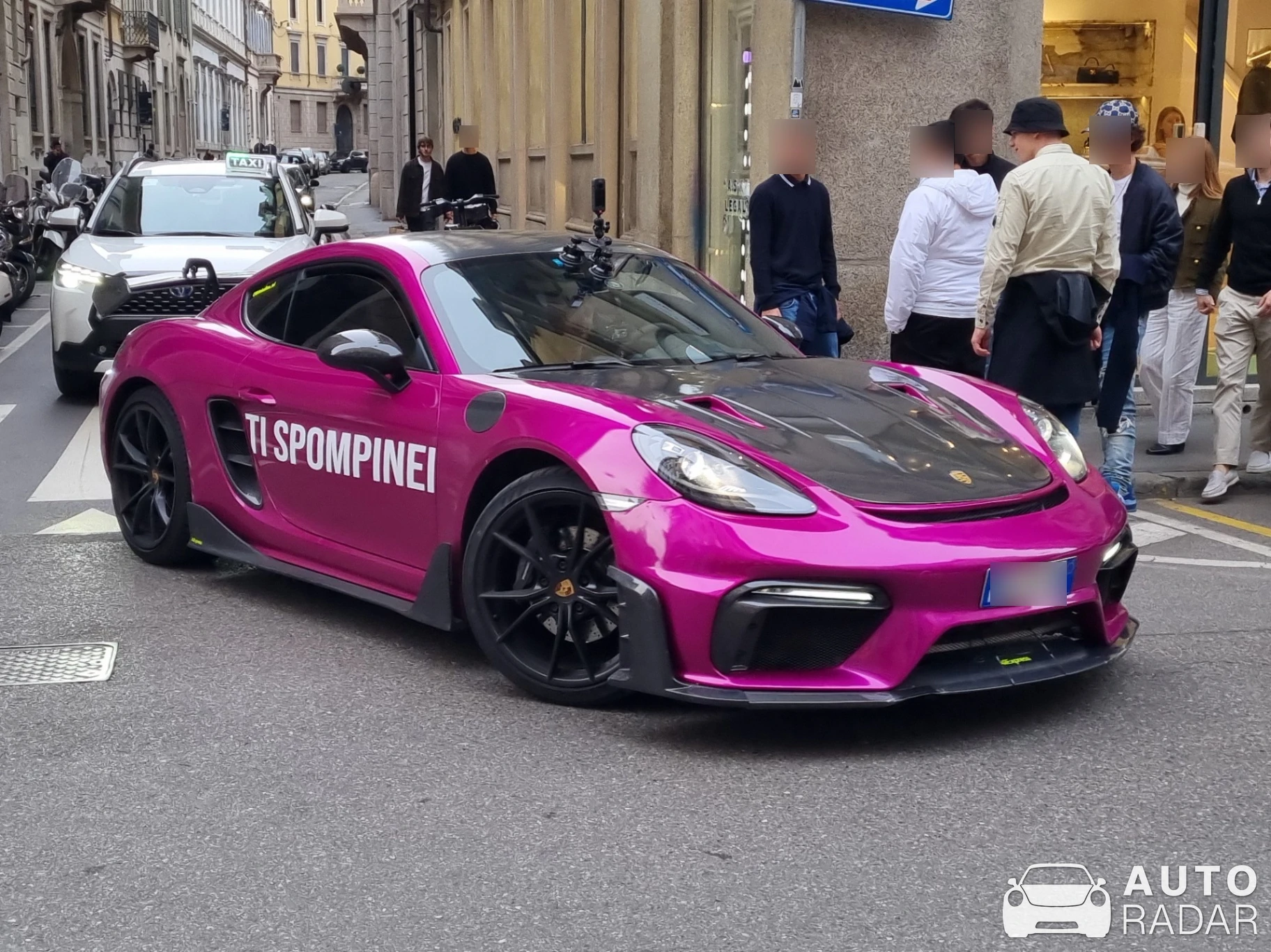 Porsche 718 Cayman S spotted in Milano, Italia