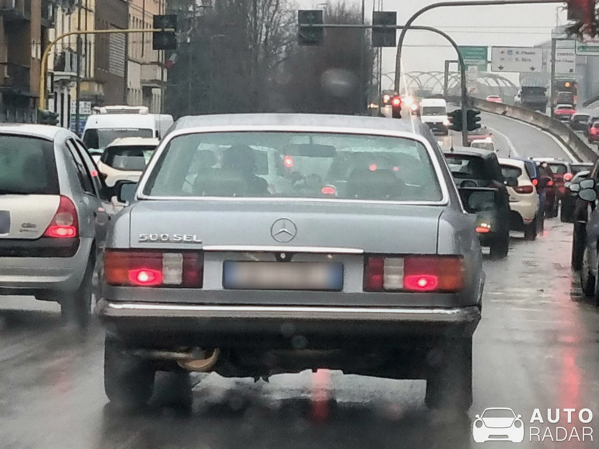 Mercedes-Benz 500 SEL spotted in Milano, Italy