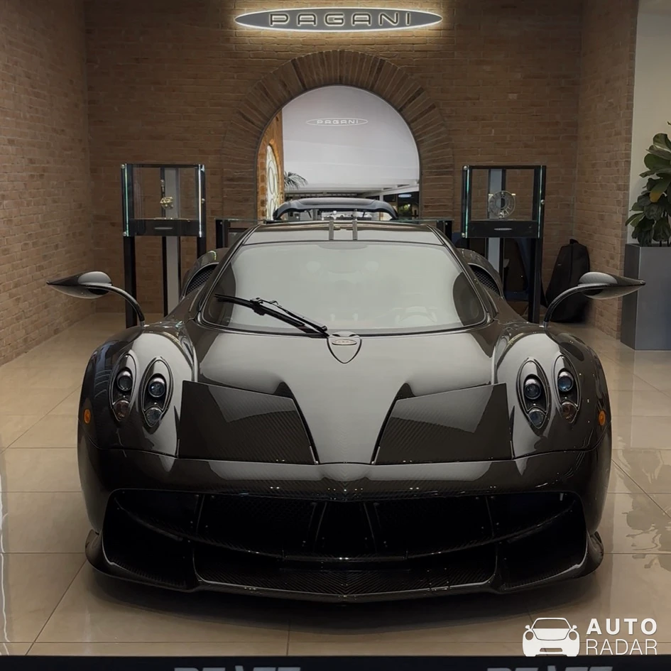 Pagani Huayra BC spotted in Ajax