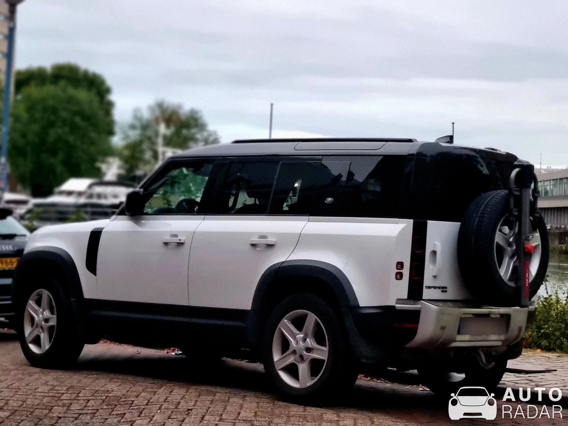 Land Rover Defender 2021 spotted in Rotterdam