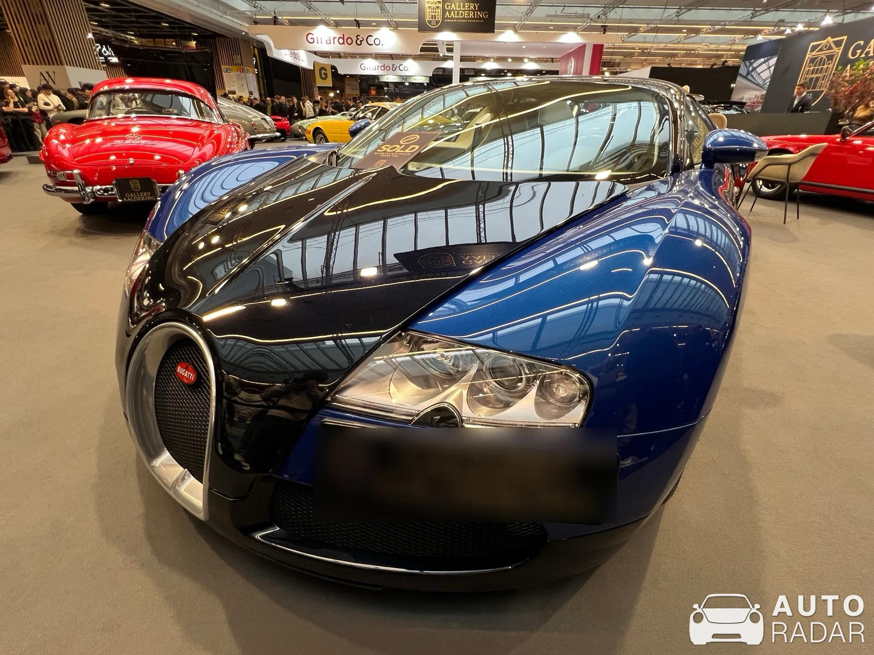 Bugatti Veyron 16.4 spotted in Paris, France