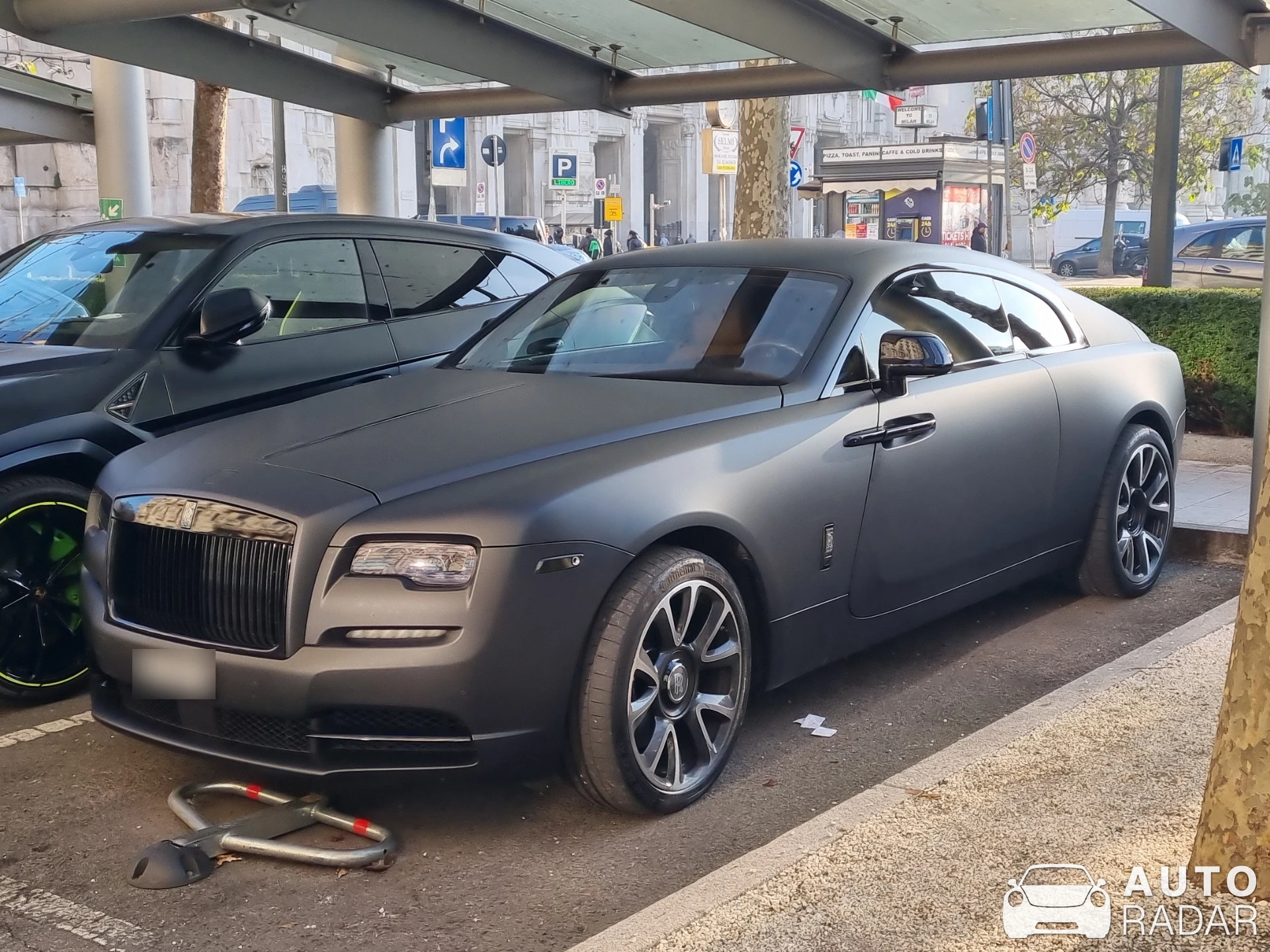 Rolls-Royce Wraith spotted in Milano, Italia