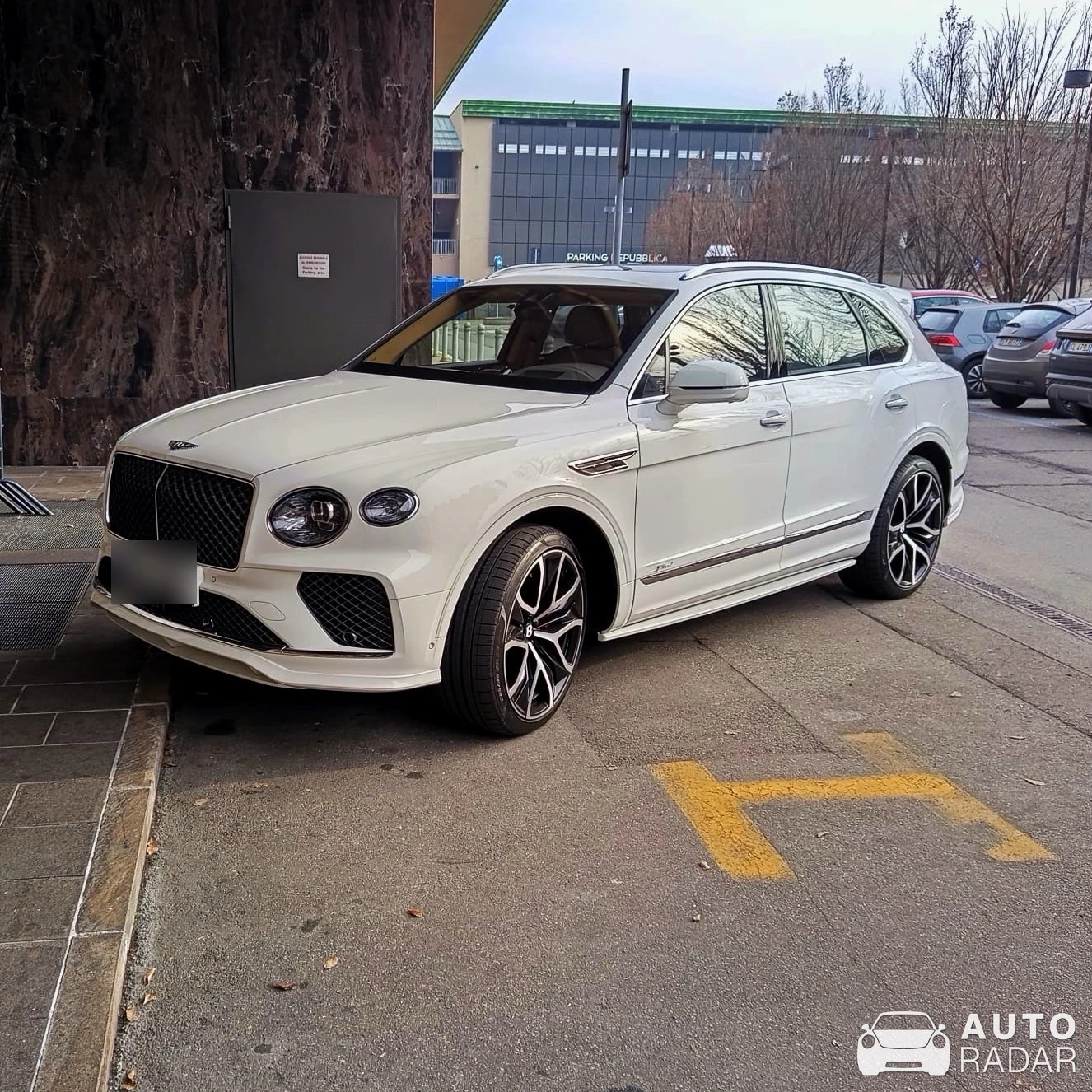 Bentley Bentayga V8 2021 First Edition spotted in Provincia di Parma, Italia