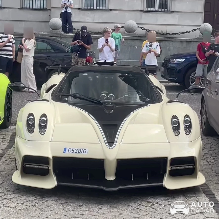 Pagani Huayra Imola Roadster spotted in Warszawa