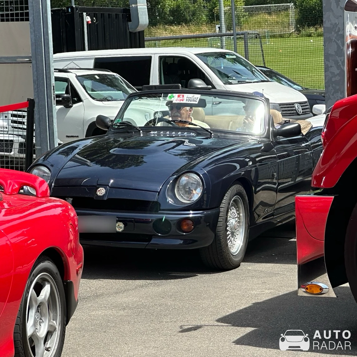 MG RV8 spotted in Luzern